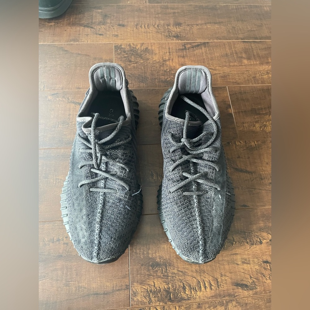 Yeezy’s Reflective Men’s